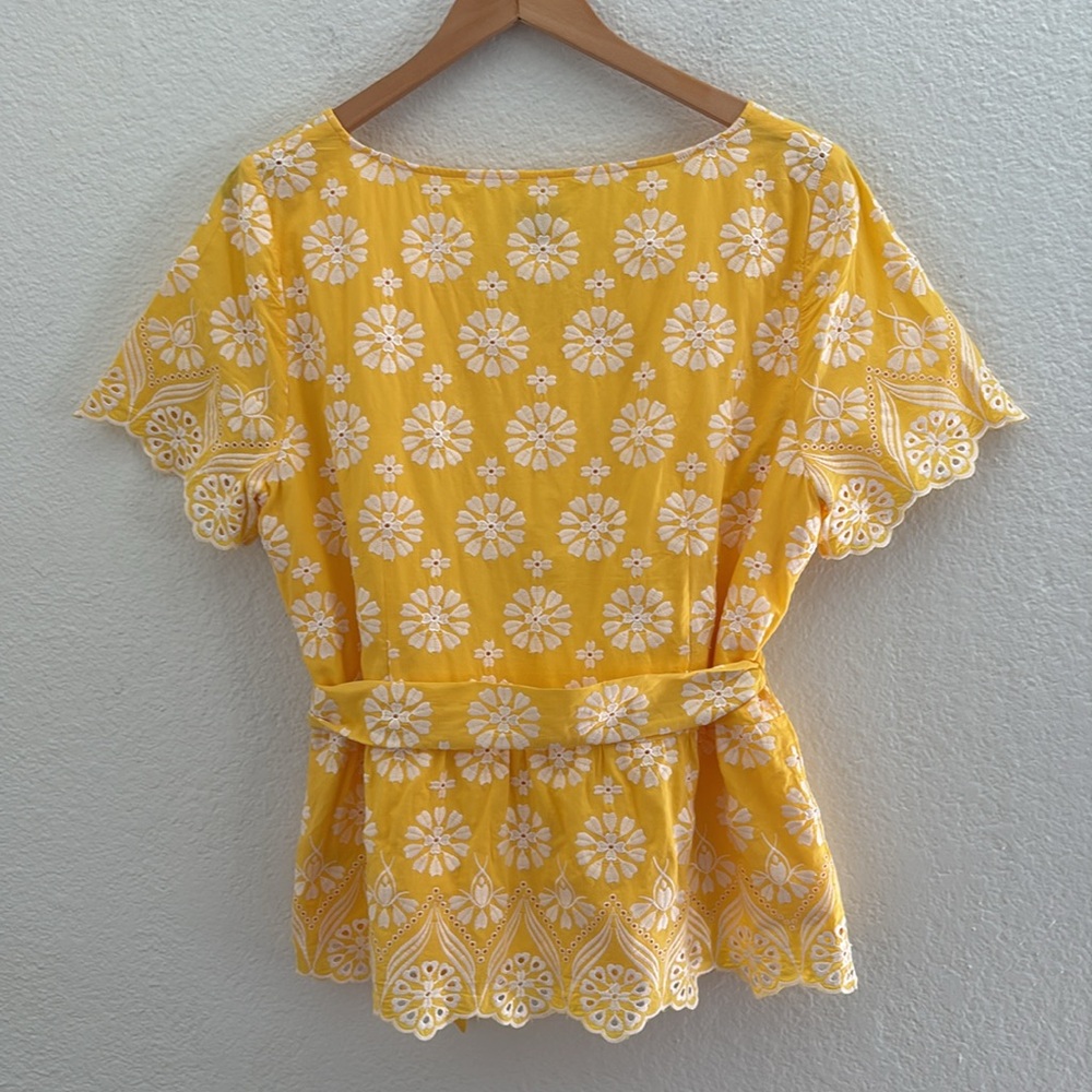 Talbots Yellow White Flutter Sleeve Eyelet Embroidered Floral Blouse Tie Front - Picture 13 of 13